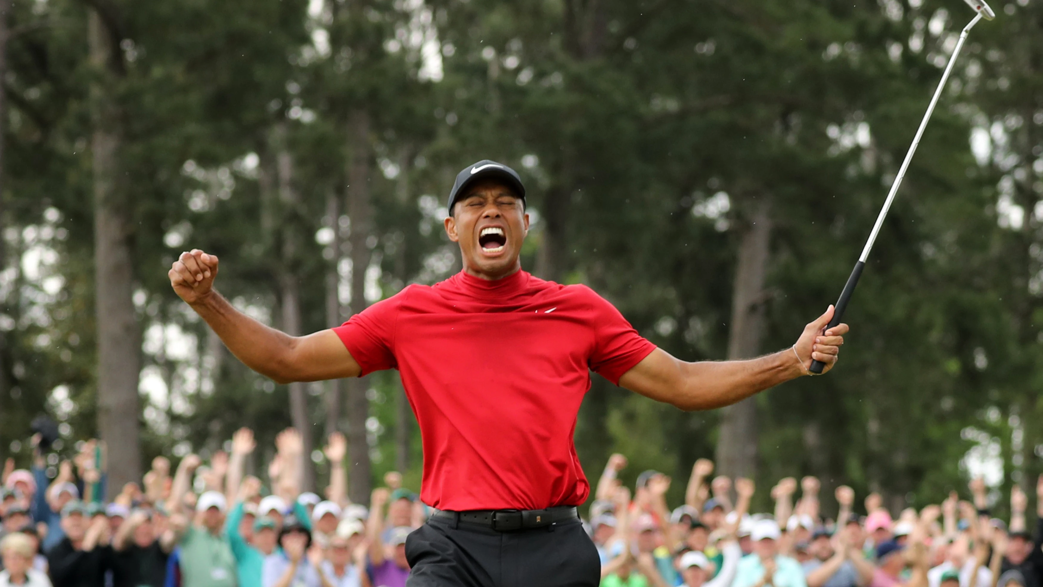 Tiger Woods celebra su victoria en Augusta