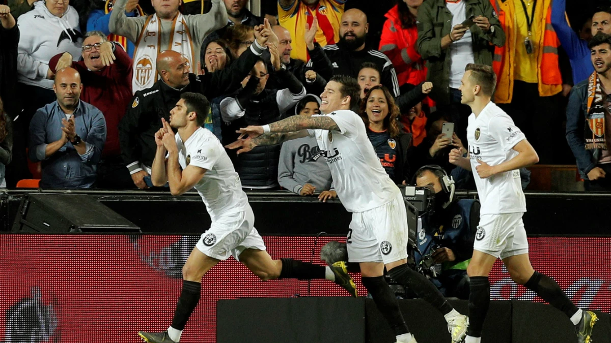 Guedes celebra un gol Guedes celebra un gol