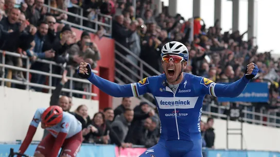 Philippe Gilbert celebra su victoria en la Paris-Roubaix Philippe Gilbert celebra su victoria en la Paris-Roubaix