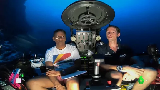 Presidente de las Seychelles mandando un mensaje desde el fondo del Oceáno Presidente de las Seychelles mandando un mensaje desde el fondo del Oceáno