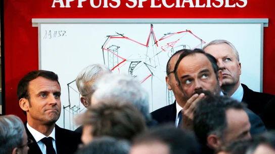 El presidente francés, Emmanuel Macron, y el primer ministro, Edouard Philippe, observan el incendio en Notre-Dame. El presidente francés, Emmanuel Macron, y el primer ministro, Edouard Philippe, observan el incendio en Notre-Dame.