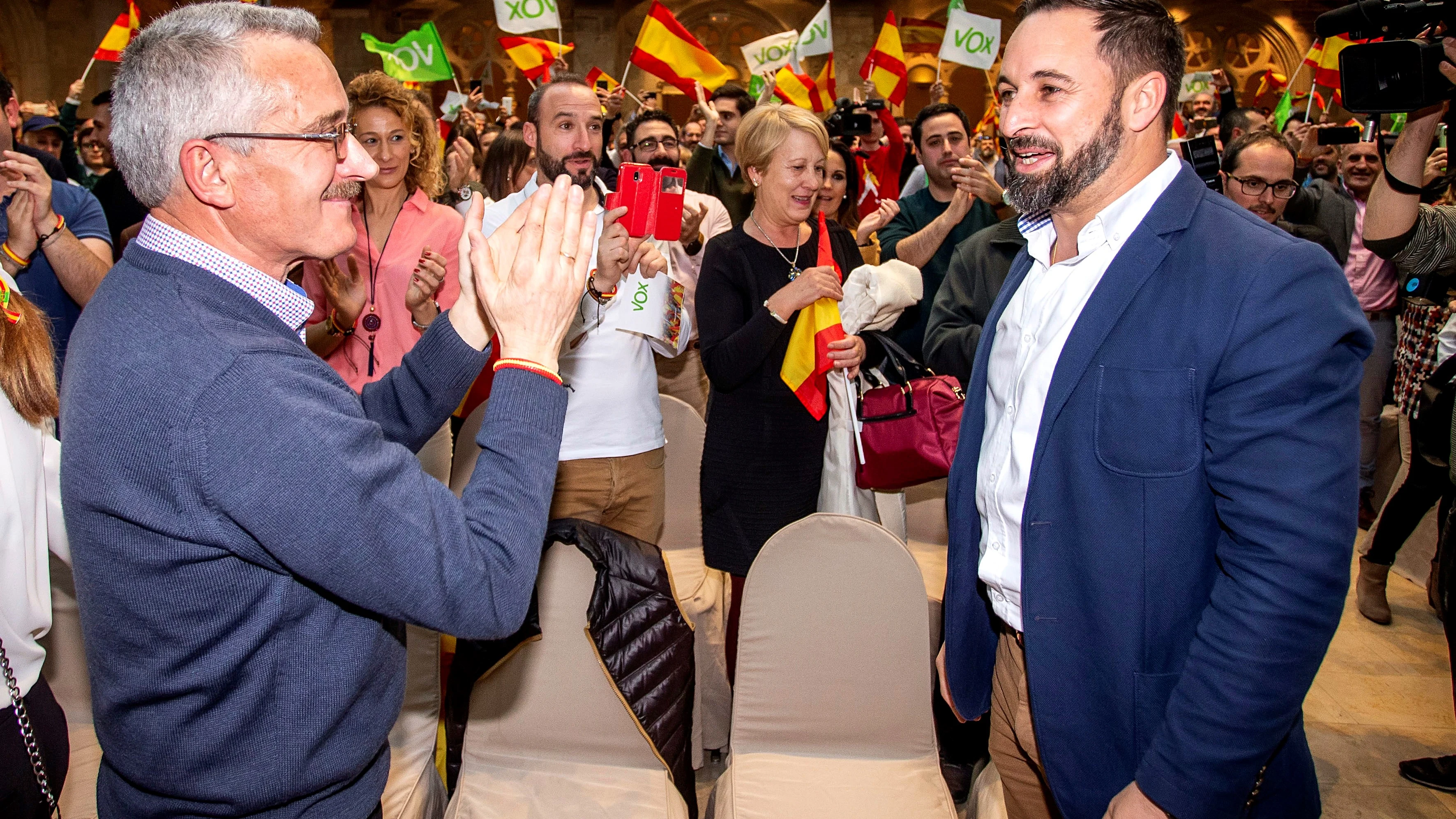 Santiago Abascal al dirigente de VOX José Antonio Ortega Lara