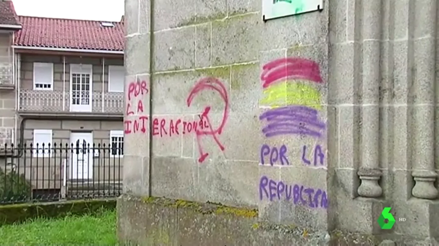 La Guardia Civil investiga las pintadas a favor de la República en una iglesia de Ourense La Guardia Civil investiga las pintadas a favor de la República en una iglesia de Ourense