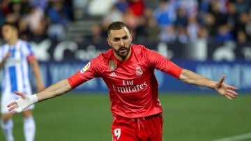 Benzema celebra su gol en Butarque