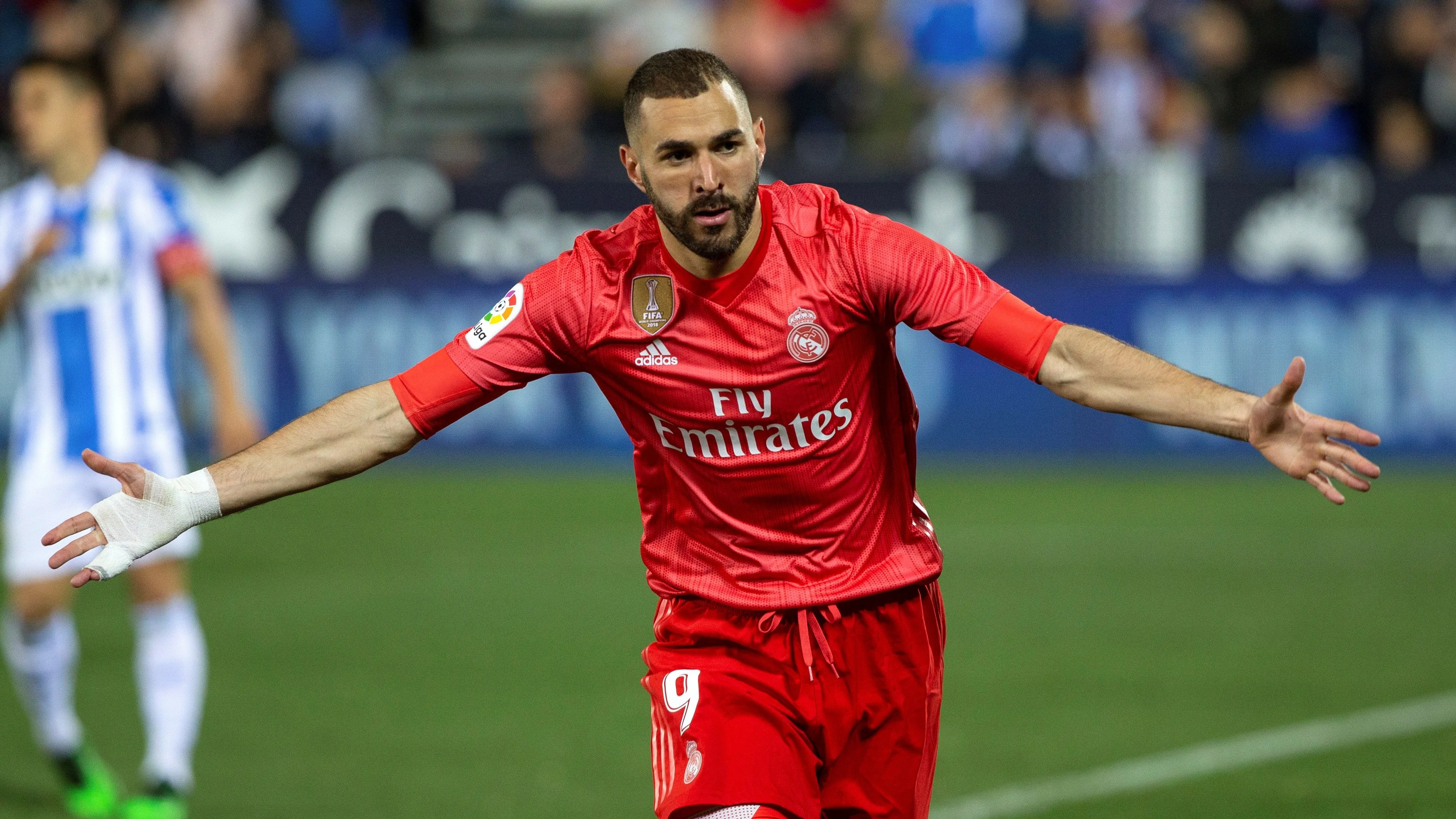 Benzema celebra su gol en Butarque