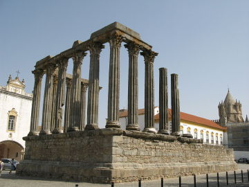 Templo romano, Évora