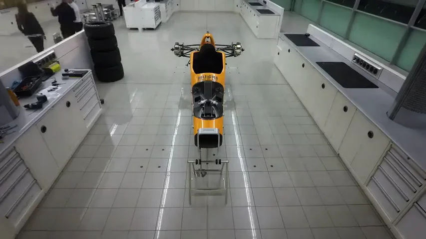 El montaje del McLaren de Fernando Alonso para las 500 Millas de Indianápolis, en modo time-lapse