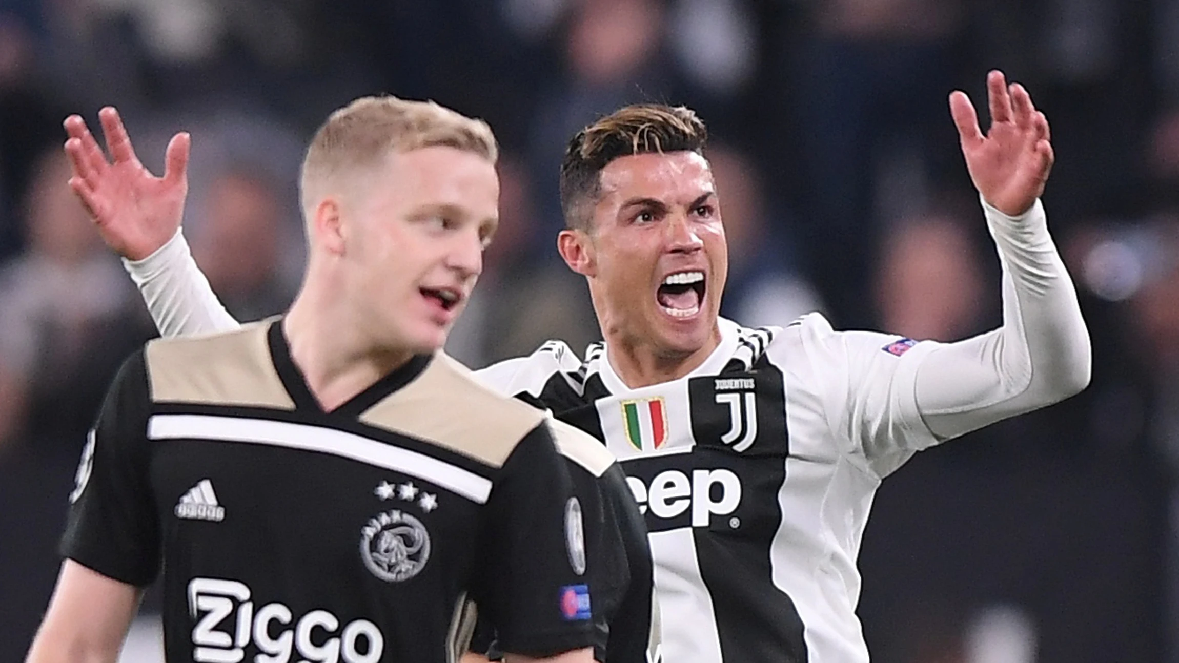 Cristiano protesta una jugada en el choque contra el Ajax