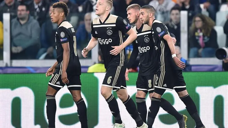 Los jugadores del Ajax celebran su gol ante la Juventus. 