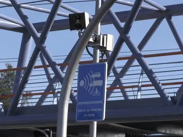 El Ayuntamiento de Madrid comenzará a multar desde este martes con el radar de tramo en la A-5 El Ayuntamiento de Madrid comenzará a multar desde este martes con el radar de tramo en la A-5