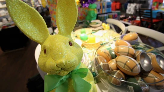 Un conejo de Pascua en una tienda de Frankfurt, Alemania. Un conejo de Pascua en una tienda de Frankfurt, Alemania.