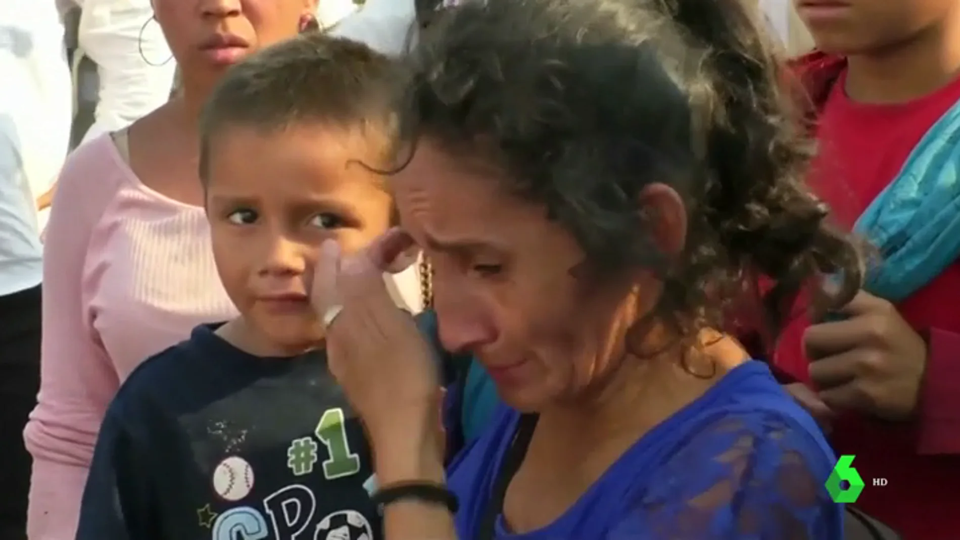 Entre Lágrimas y heridas: así acaba el viaje de centenar de migrantes detenidos de camino a la frontera co EEUU