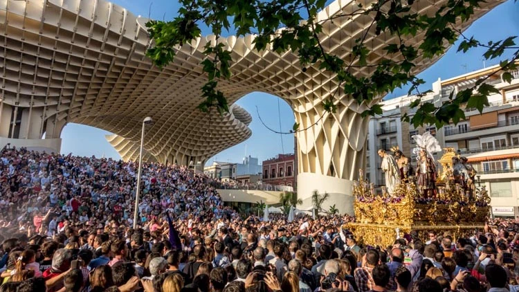 Procesión en Sevilla.