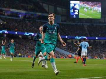 Fernando Llorente celebra su gol ante el Manchester City Fernando Llorente celebra su gol ante el Manchester City
