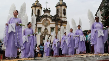 Procesión de Semana Santa en Ouro Preto, Brasil.