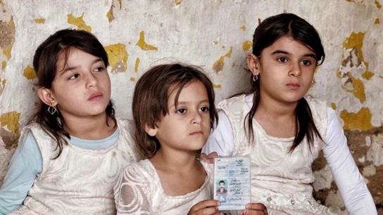 Fotografía cedida por la ONG Road to Peace, de Sylvana, una niña yazidí de 7 años Fotografía cedida por la ONG Road to Peace, de Sylvana, una niña yazidí de 7 años