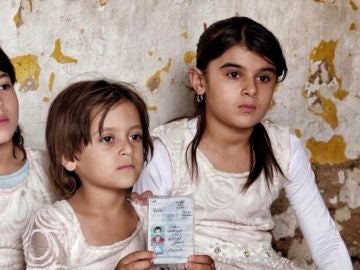 Fotografía cedida por la ONG Road to Peace, de Sylvana, una niña yazidí de 7 años Fotografía cedida por la ONG Road to Peace, de Sylvana, una niña yazidí de 7 años