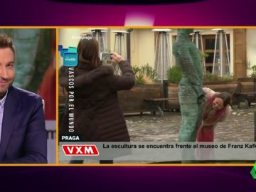 Fuentes que mean en plena calle, canguros asesinos y ratas en el metro: los vídeos que no te puedes perder Fuentes que mean en plena calle, canguros asesinos y ratas en el metro: los vídeos que no te puedes perder