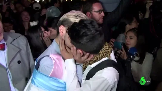 BESOS BESOS