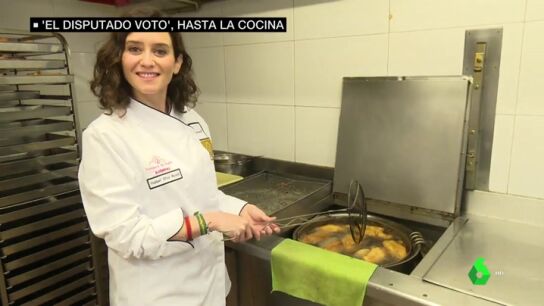 Isabel D&iacute;az Ayuso haciendo torrijas