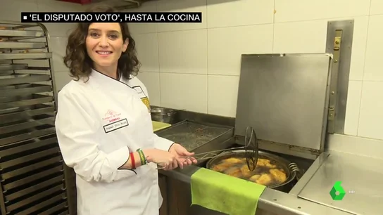 Isabel Díaz Ayuso haciendo torrijas Isabel Díaz Ayuso haciendo torrijas