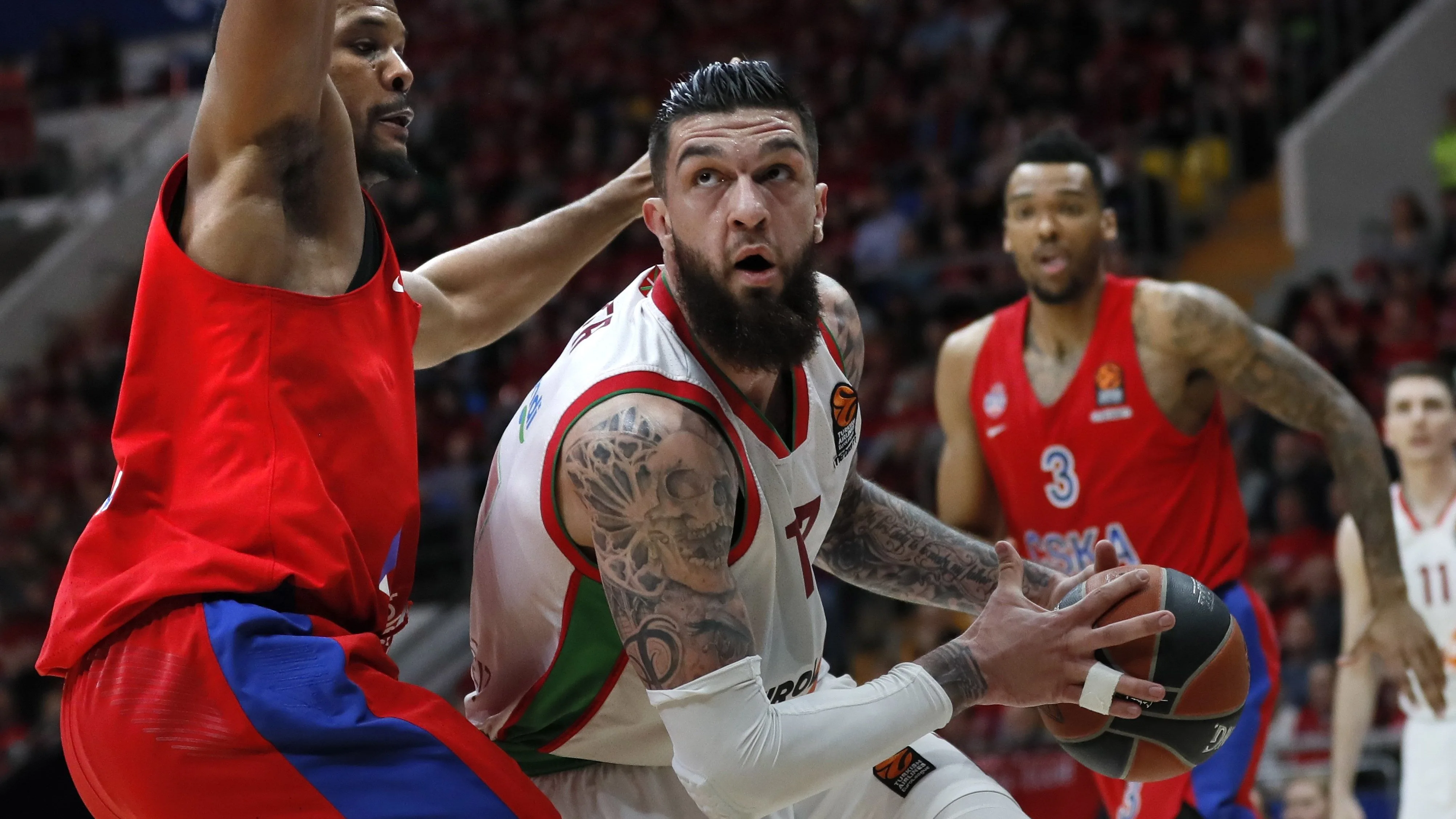 Vincent Poirier, en acción ante el CSKA