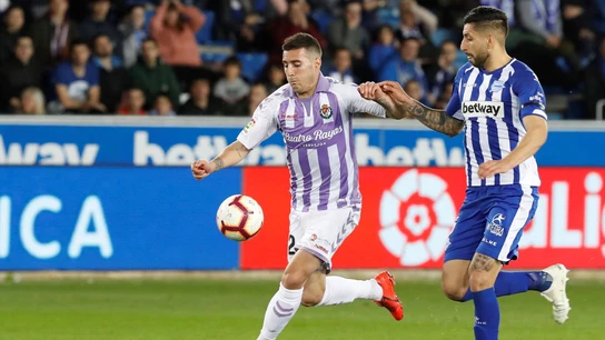 Sergio Guardiola controila un balón ante Guillermo Maripán Sergio Guardiola controila un balón ante Guillermo Maripán