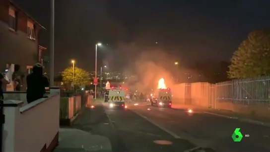 Muere una periodista tras recibir varios disparos durante los disturbios en Irlanda del Norte Muere una periodista tras recibir varios disparos durante los disturbios en Irlanda del Norte