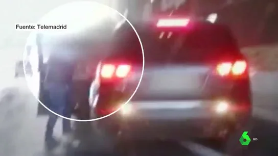 Habla el testigo que grabó la brutal agresión en la M-40: "Me dijo, '¿Por qué me grabas hijo de p***?'" Habla el testigo que grabó la brutal agresión en la M-40: "Me dijo, '¿Por qué me grabas hijo de p***?'"