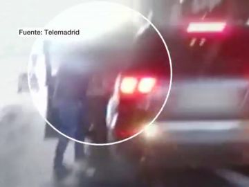 Habla el testigo que grabó la brutal agresión en la M-40: "Me dijo, '¿Por qué me grabas hijo de p***?'" Habla el testigo que grabó la brutal agresión en la M-40: "Me dijo, '¿Por qué me grabas hijo de p***?'"