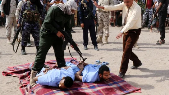 Ejecutan a dos hombres por violar y asesinar a un niño en Yemen Ejecutan a dos hombres por violar y asesinar a un niño en Yemen