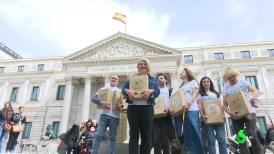 Pacma consigue 20.000 avales para participar en los comicios europeos Pacma consigue 20.000 avales para participar en los comicios europeos