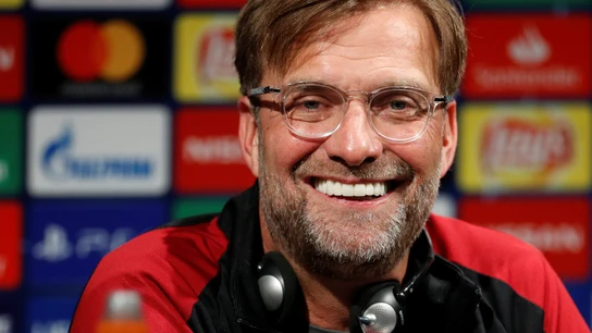 Klopp sonríe en la sala de prensa Klopp sonríe en la sala de prensa