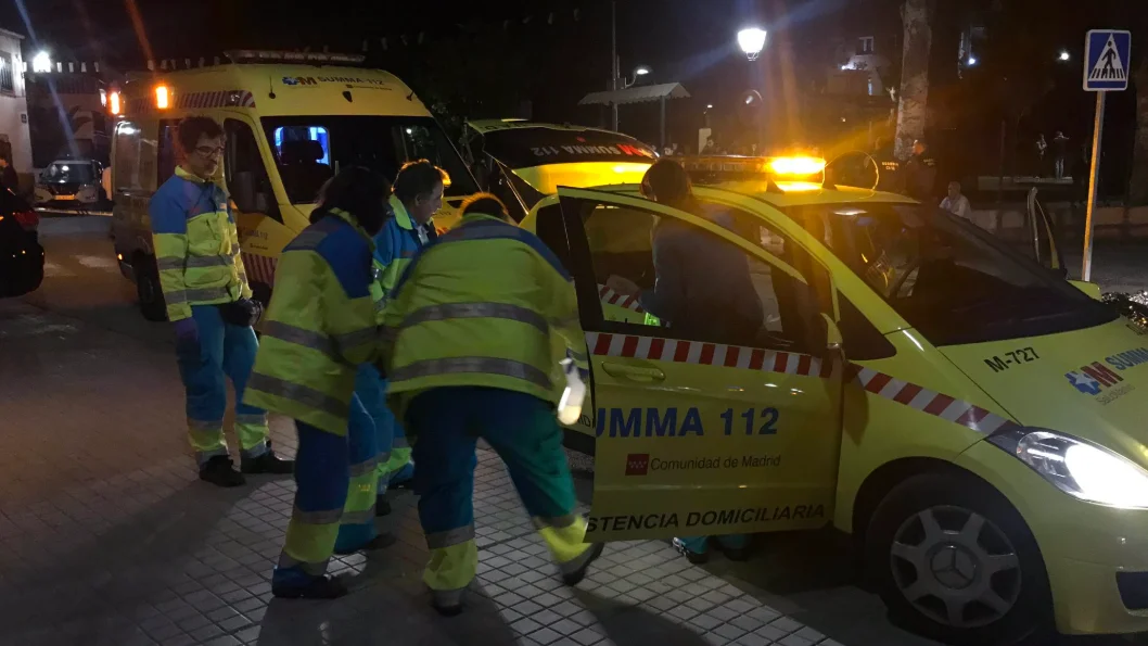 Sanitarios del 112 de la Comunidad de Madrid durante el suceso.