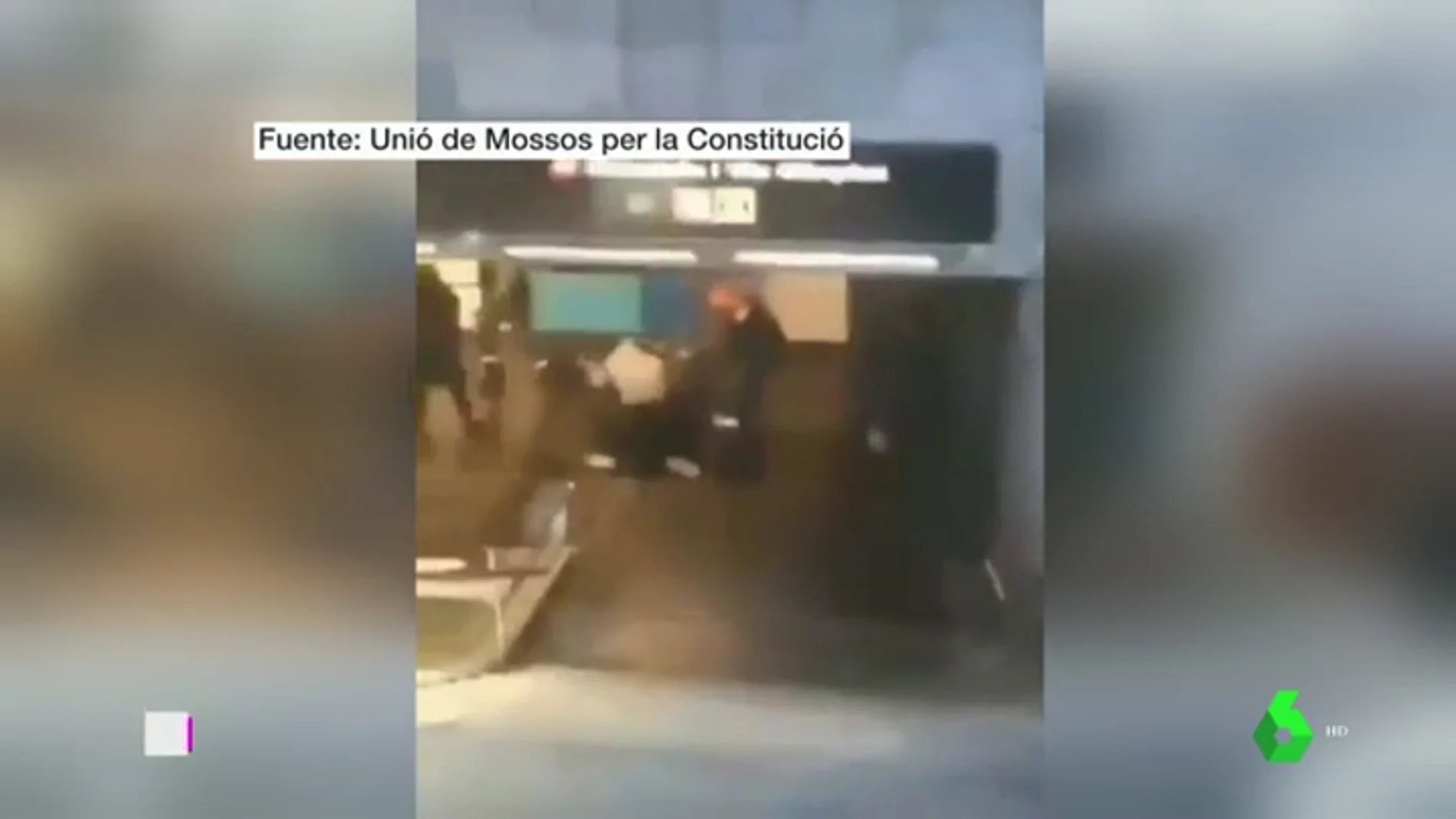 Las imágenes de una nueva pelea entre jóvenes y vigilantes del metro en Barcelona