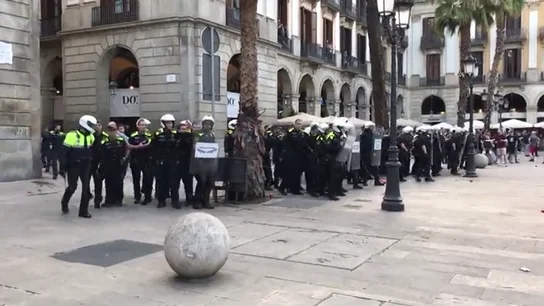 Detenidos seis aficionados del Liverpool por incidentes en Barcelona Detenidos seis aficionados del Liverpool por incidentes en Barcelona