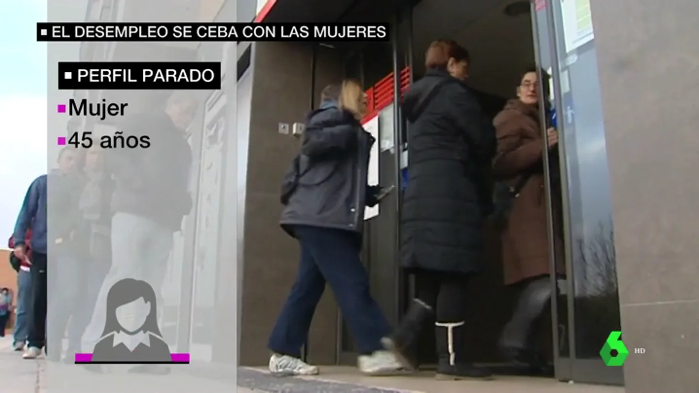 Mujer, mayor de 45 años y con educación secundaria: el perfil de las que más sufren el paro Mujer, mayor de 45 años y con educación secundaria: el perfil de las que más sufren el paro