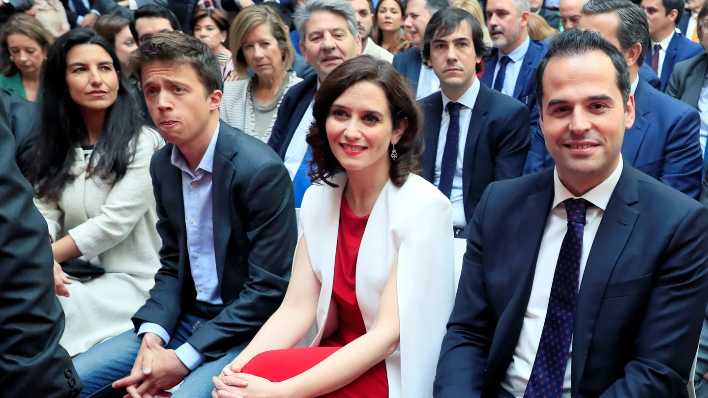 Rocío Monasterio (Vox), Iñigo Errejon (Unidas Podemos), Isabel Díaz Ayuso (PP ) e Ignacio Aguado (Cs), en el acto del 2 de Mayo en Madrid. Rocío Monasterio (Vox), Iñigo Errejon (Unidas Podemos), Isabel Díaz Ayuso (PP ) e Ignacio Aguado (Cs), en el acto del 2 de Mayo en Madrid.