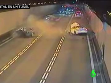 Un hombre muere en un impresionante accidente en un túnel de Barcelona Un hombre muere en un impresionante accidente en un túnel de Barcelona