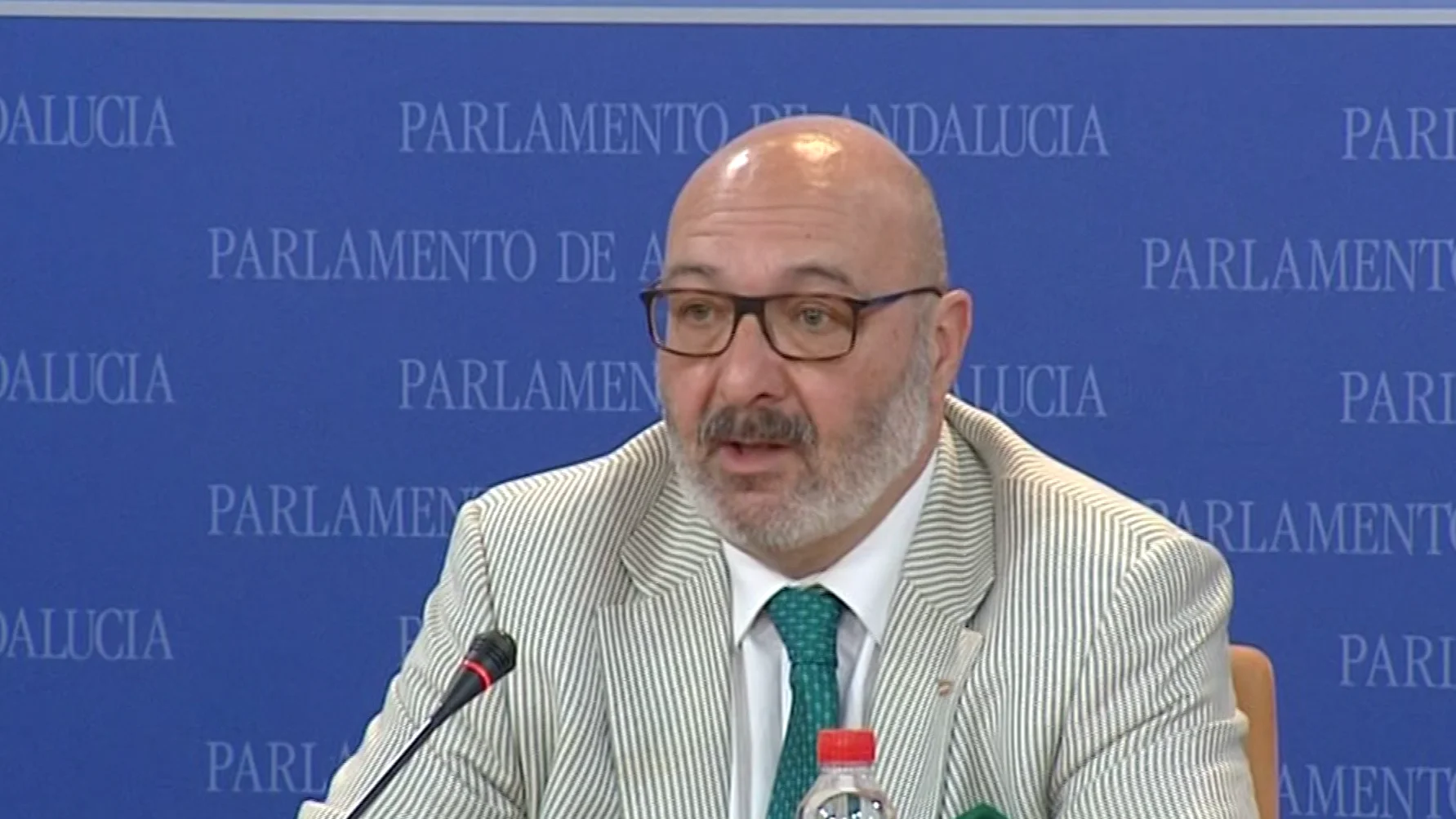 Alejandro Hernández, portavoz de Vox en Andalucía, durante una rueda de prensa.