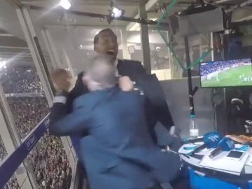 Ferdinand y Lineker celebran el gol de Messi Ferdinand y Lineker celebran el gol de Messi
