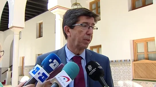 Juan Marín responde a Vox: "Los trabajadores de violencia de género de la Junta tienen toda la preparación necesaria" Juan Marín responde a Vox: "Los trabajadores de violencia de género de la Junta tienen toda la preparación necesaria"