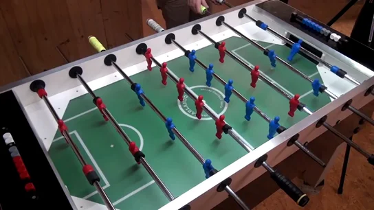 Dos en la izquierda y dos en la derecha: el último Gobierno del PSOE visto como una partida de futbolín Dos en la izquierda y dos en la derecha: el último Gobierno del PSOE visto como una partida de futbolín