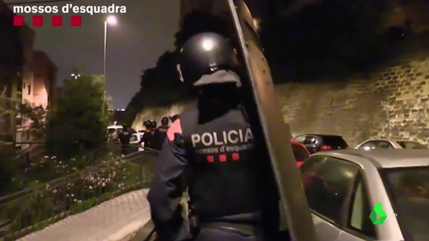 Los Mossos desarticulan una banda que robaba coches en Cataluña para luego venderlos fuera de España Los Mossos desarticulan una banda que robaba coches en Cataluña para luego venderlos fuera de España