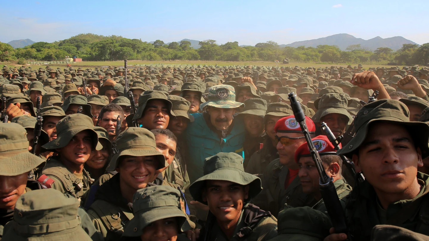Nicolás Maduro con parte de su Ejército Nicolás Maduro con parte de su Ejército