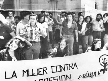 La 'doble transición', la historia de ocho mujeres trans que representan 40 años de conquistas del colectivo LGTBI La 'doble transición', la historia de ocho mujeres trans que representan 40 años de conquistas del colectivo LGTBI