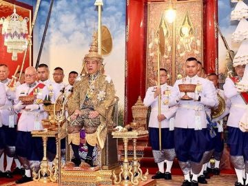 Vajiralongkorn es coronado cuatro años después de ser proclamado rey de Tailandia Vajiralongkorn es coronado cuatro años después de ser proclamado rey de Tailandia