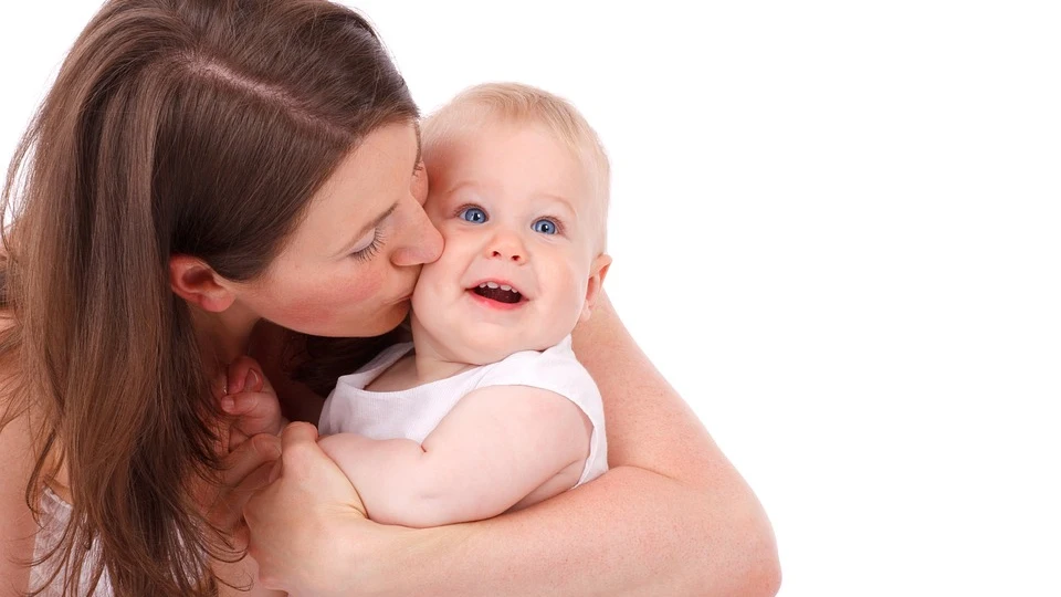 Imagen de archivo de una madre con su hijo