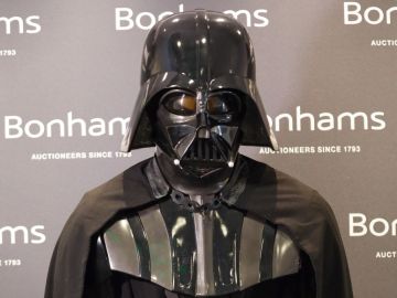 Imagen del traje de Darth Vader que se subasta en EEUU Imagen del traje de Darth Vader que se subasta en EEUU