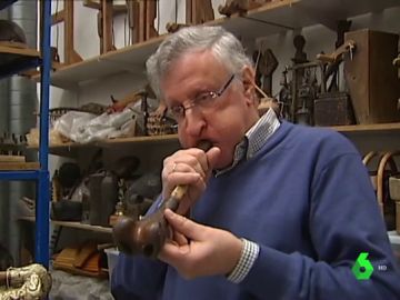 Un cerebro o un fémur humano: estos son algunos de los 4.400 instrumentos étnicos de una pareja de coleccionistas Un cerebro o un fémur humano: estos son algunos de los 4.400 instrumentos étnicos de una pareja de coleccionistas
